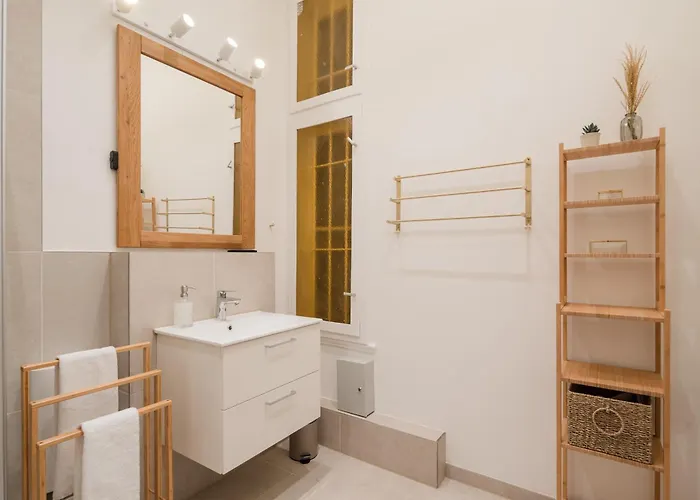 Appartement Auf 120qm Mit Billardtisch Fuer Bis Zu 9 Gaeste Hambourg