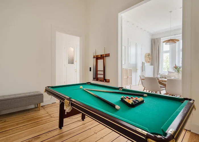Auf 120qm Mit Billardtisch Fuer Bis Zu 9 Gaeste Appartement Hambourg