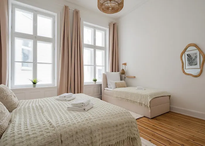 Auf 120qm Mit Billardtisch Fuer Bis Zu 9 Gaeste Appartement *